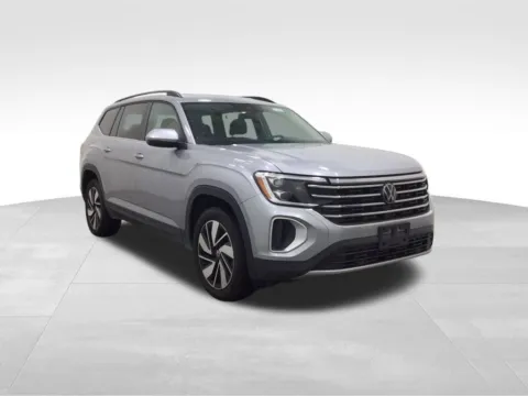 More photos of 2024 Volkswagen Atlas 2.0T SE w/Technology at Gregg Young Hortonville Ford, WI