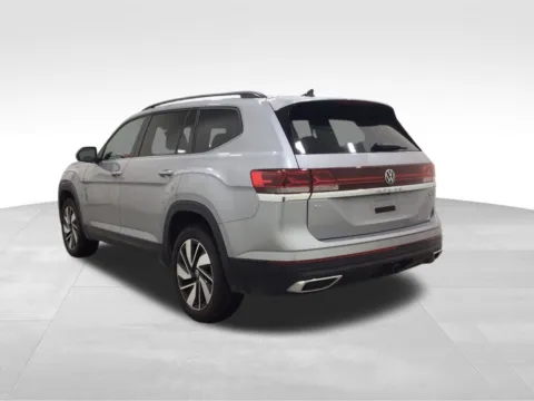 Photos of 2024 Volkswagen Atlas 2.0T SE w/Technology for sale in Hortonville, WI at Gregg Young Hortonville Ford