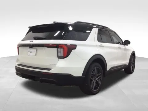More photos of 2025 Ford Explorer ST-Line at Gregg Young Hortonville Ford, WI