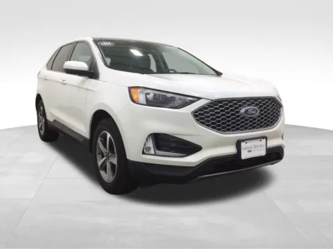 More photos of 2023 Ford Edge SEL at Gregg Young Hortonville Ford, WI