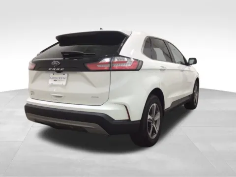 More photos of 2023 Ford Edge SEL at Gregg Young Hortonville Ford, WI