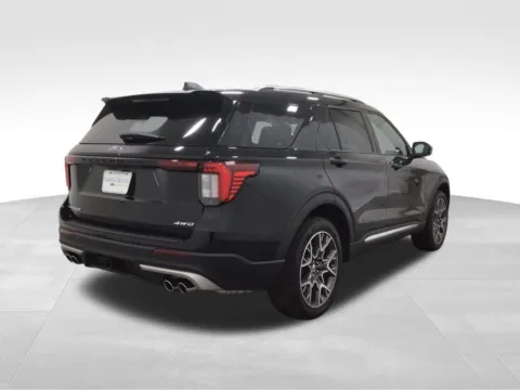 More photos of 2025 Ford Explorer Platinum at Gregg Young Hortonville Ford, WI