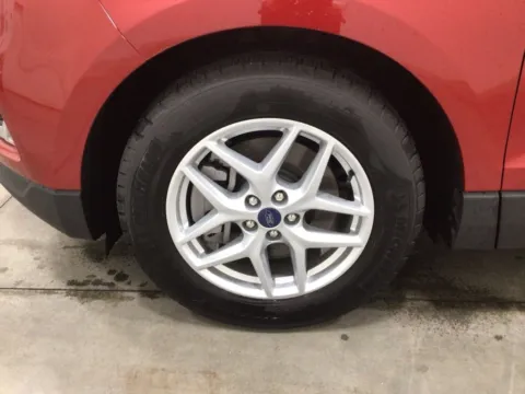 More photos of 2021 Ford Edge SEL at Gregg Young Hortonville Ford, WI