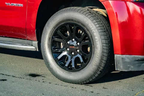 More photos of 2017 GMC Yukon SLT at Maxx Autos Plus Puyallup, WA