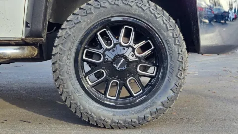 More photos of 2007 Chevrolet Silverado 3500HD SRW LT w/1LT at Maxx Autos Plus Puyallup, WA