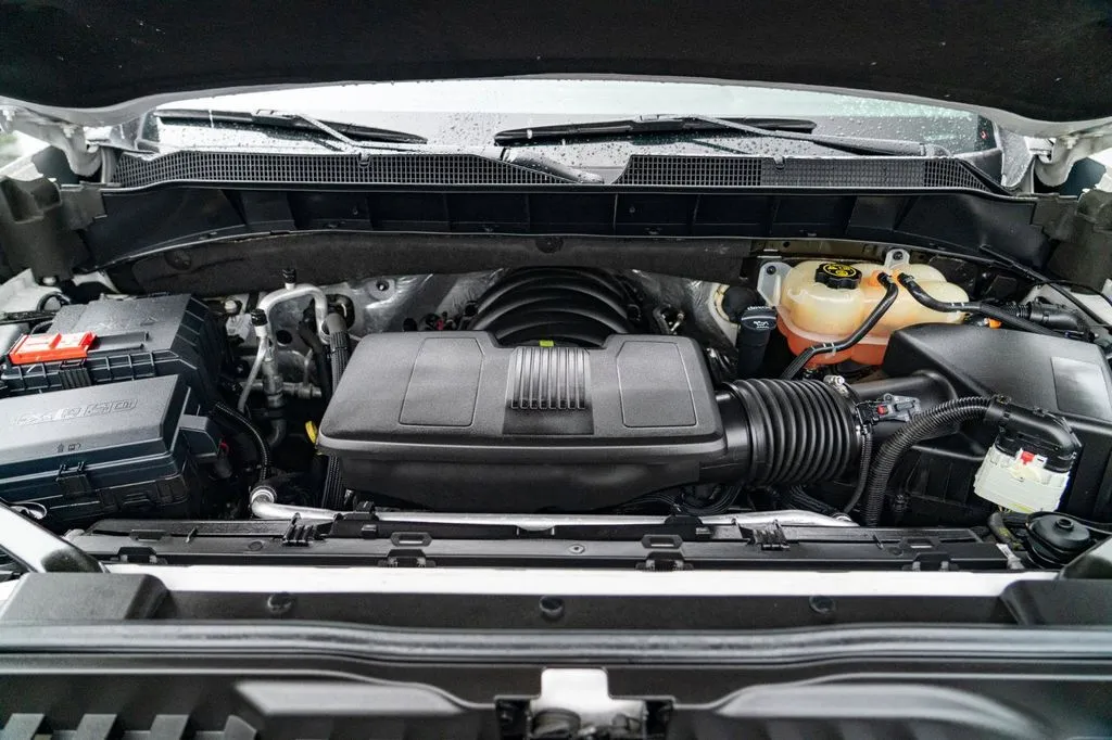 Chevrolet Silverado photo 31