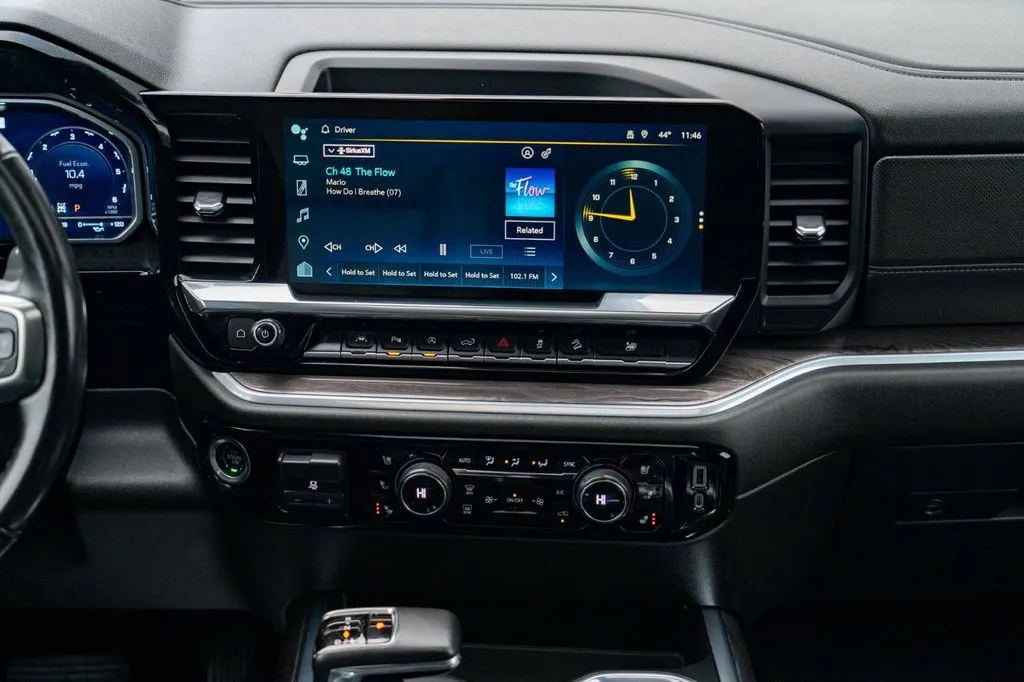 Chevrolet Silverado photo 21