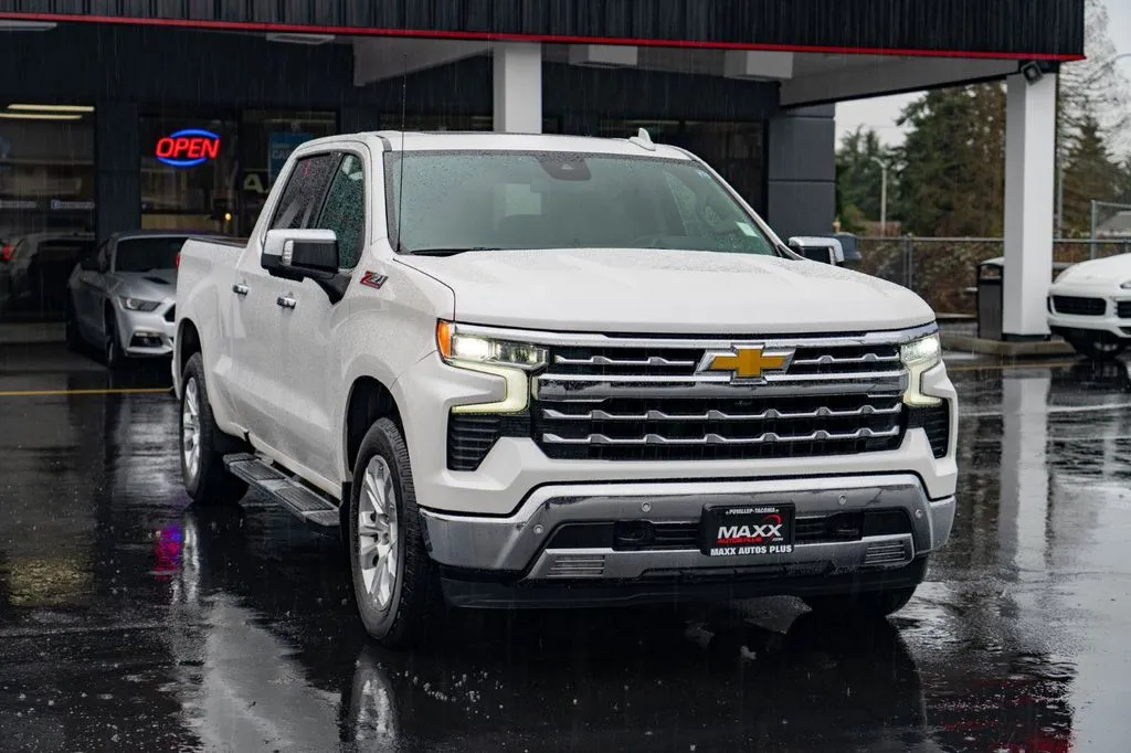 Chevrolet Silverado photo 2