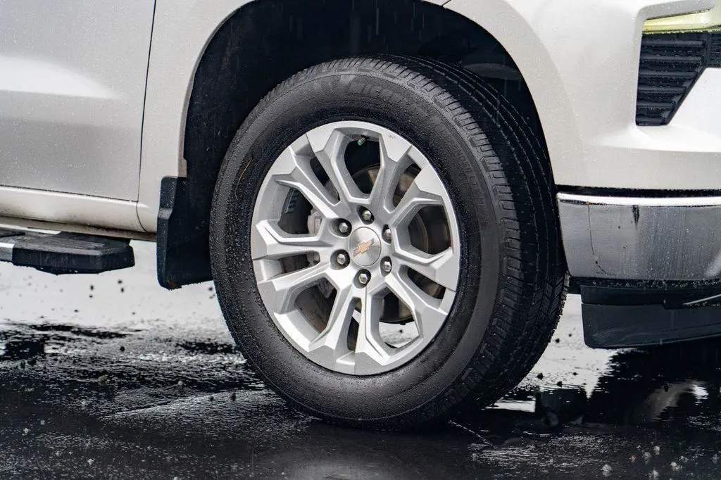 Chevrolet Silverado photo 8
