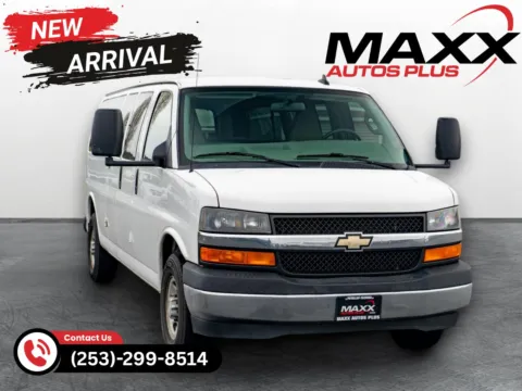 White 2017 Chevrolet Express Passenger LT for sale in Puyallup, WA