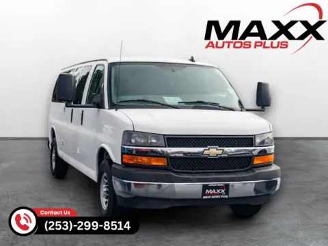 White 2017 Chevrolet Express Passenger LT for sale in Puyallup, WA