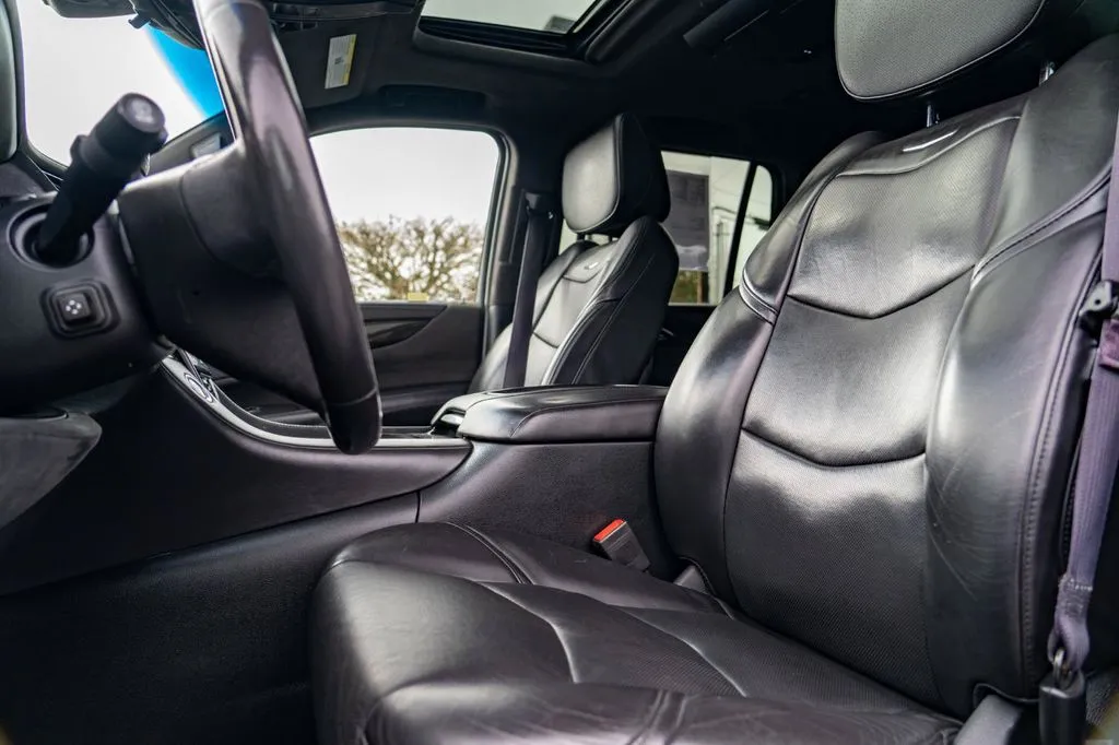 Cadillac Escalade photo 16