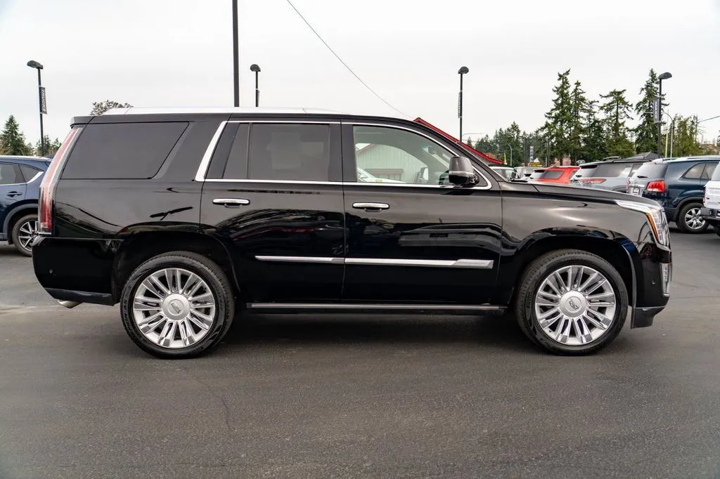 Cadillac Escalade photo 9