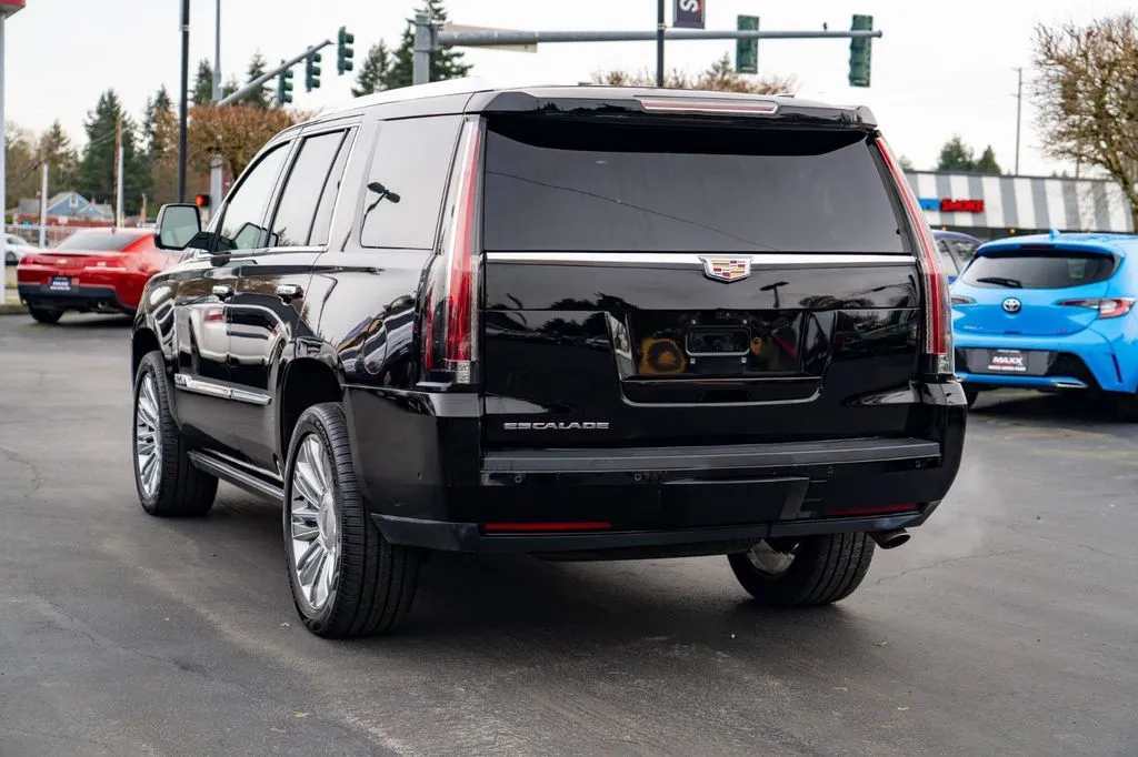 Cadillac Escalade photo 12