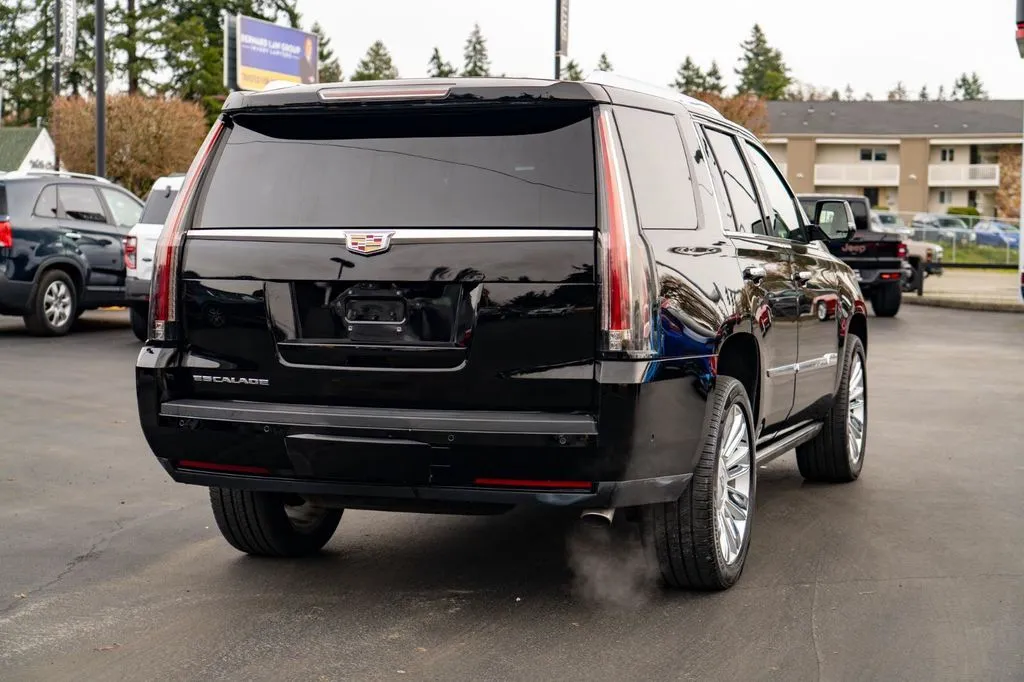 Cadillac Escalade photo 10