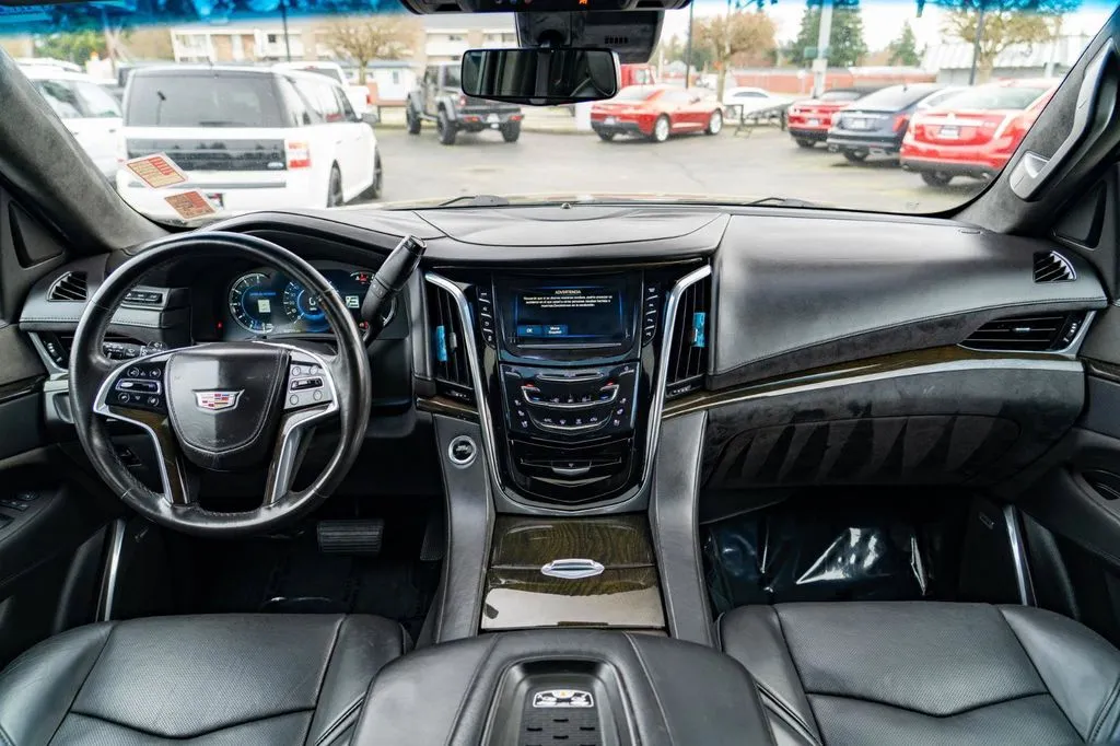 Cadillac Escalade photo 24