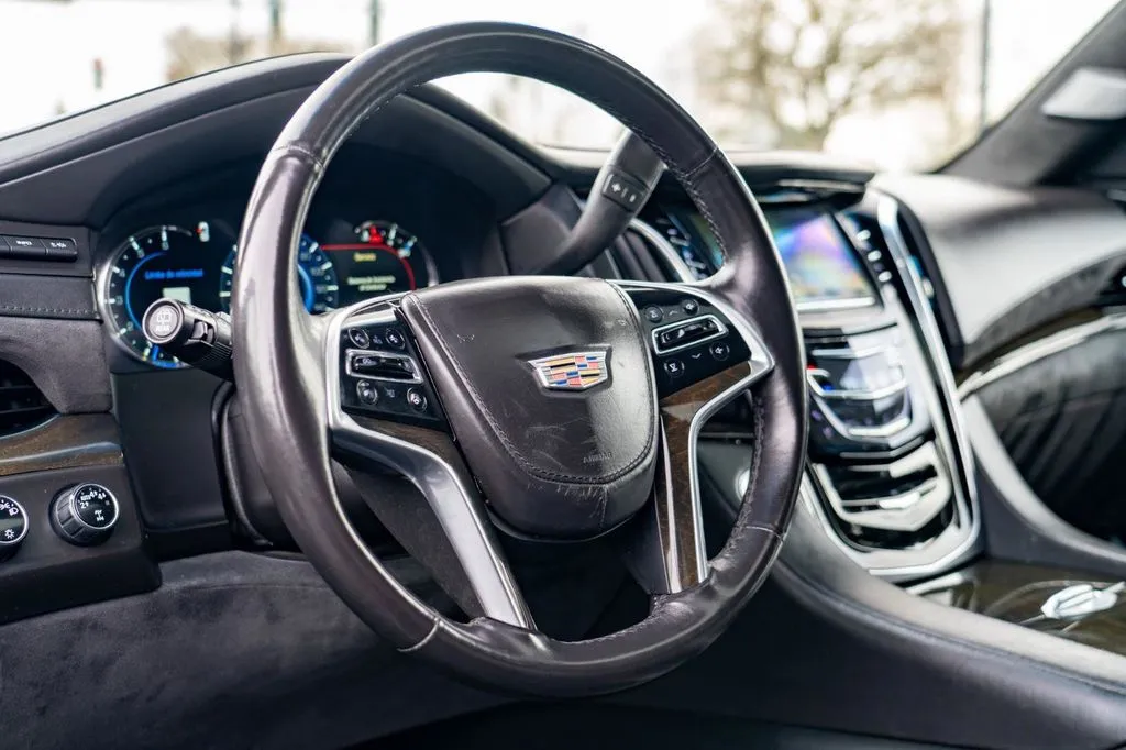 Cadillac Escalade photo 15
