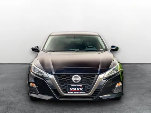 Photos of 2019 Nissan Altima 2.5 SR for sale in Puyallup, WA at Maxx Autos Plus Puyallup