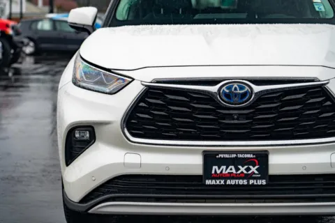 More photos of 2021 Toyota Highlander Hybrid Platinum at Maxx Autos Plus Puyallup, WA