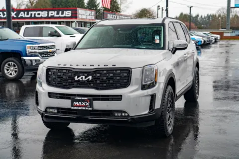 More photos of 2022 Kia Telluride SX at Maxx Autos Plus Puyallup, WA