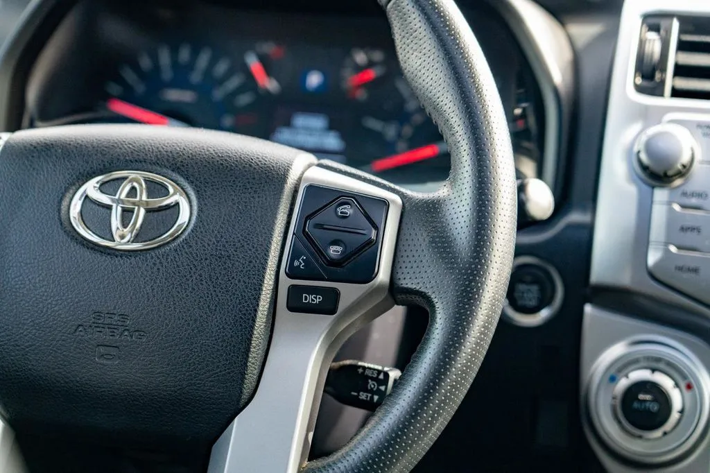 Toyota 4Runner photo 23