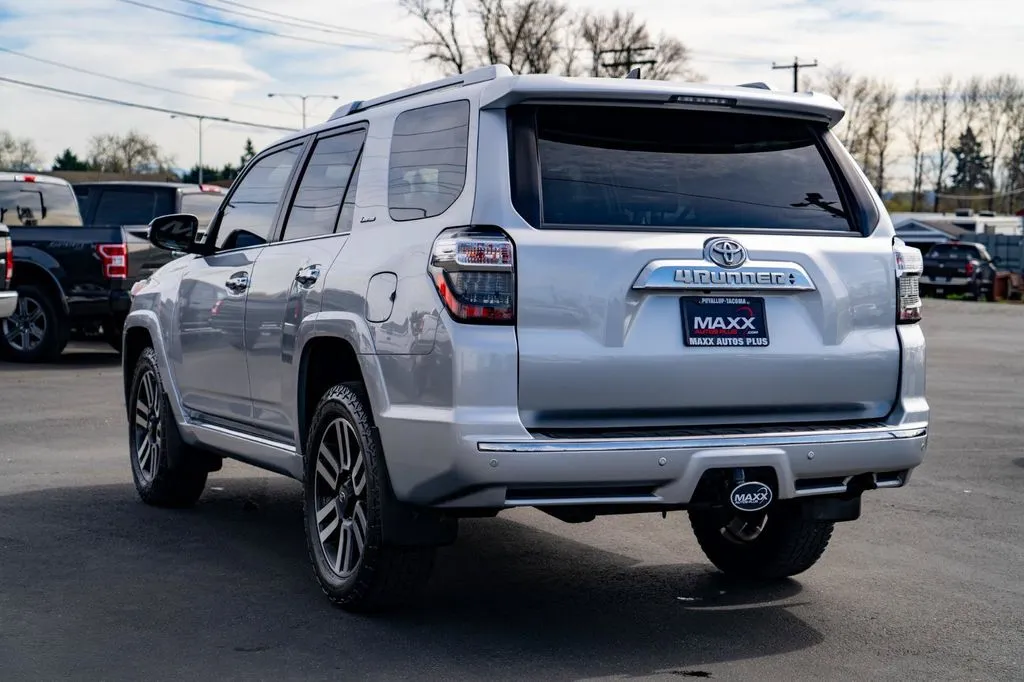 Toyota 4Runner photo 12
