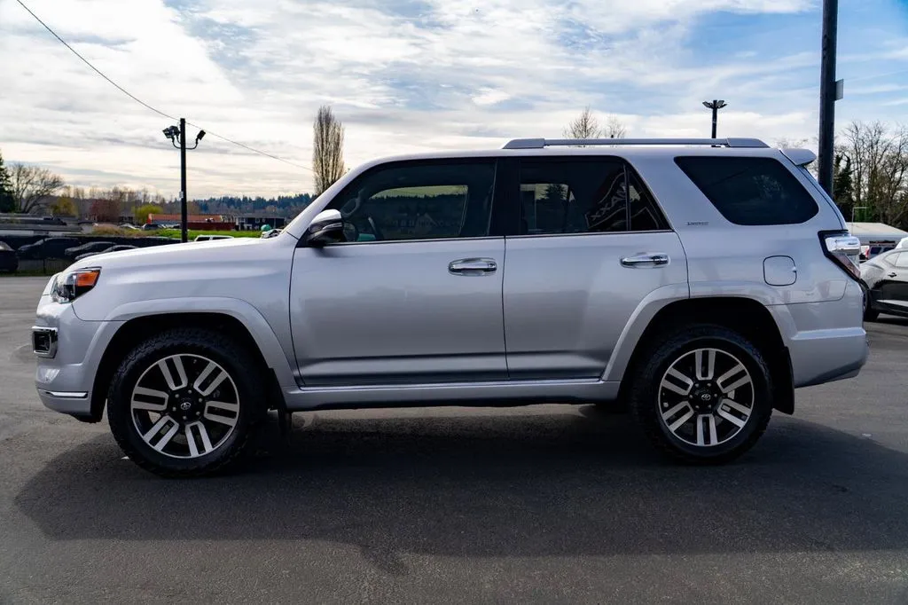 Toyota 4Runner photo 14