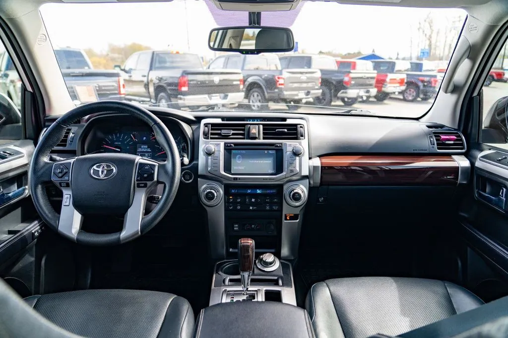 Toyota 4Runner photo 21