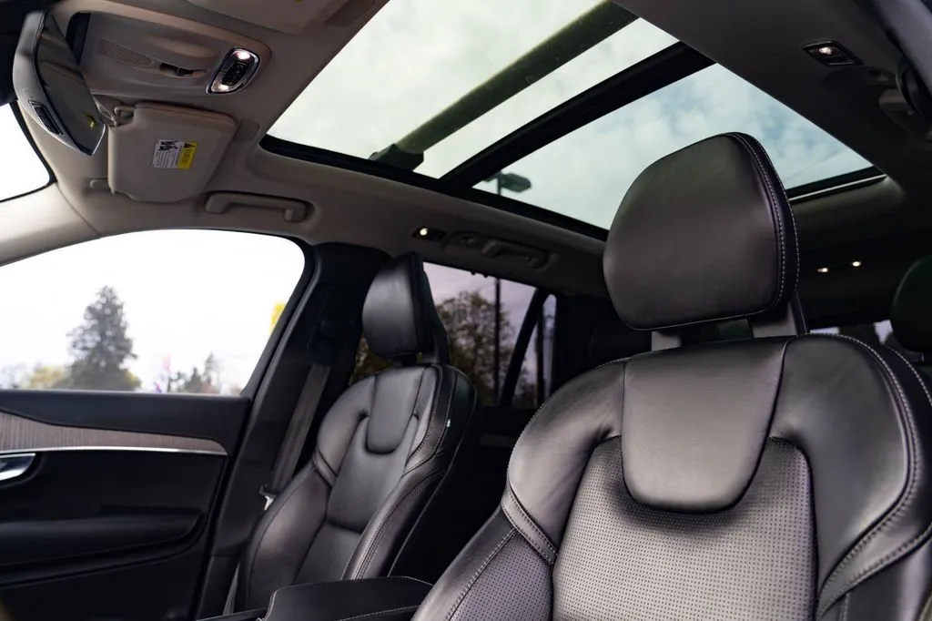 Volvo XC90 photo 17
