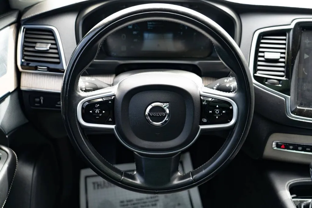 Volvo XC90 photo 22