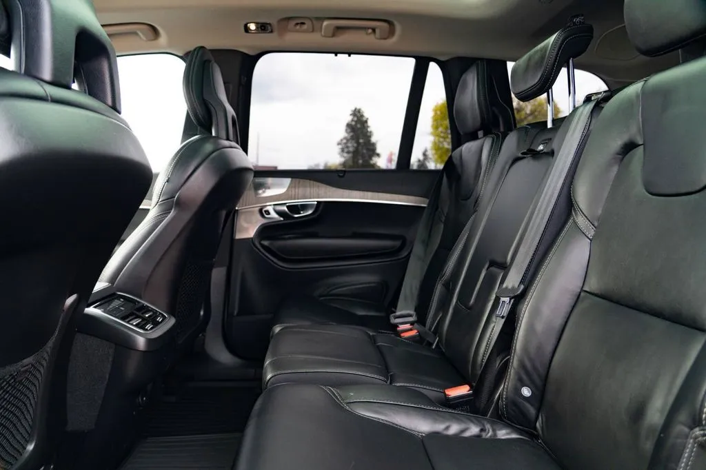 Volvo XC90 photo 18