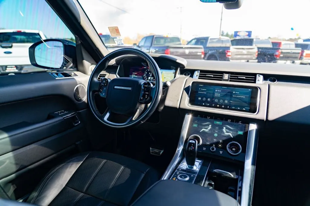 Land Rover Range Rover Sport photo 23