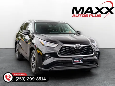 Brown 2020 Toyota Highlander XLE for sale in Puyallup, WA