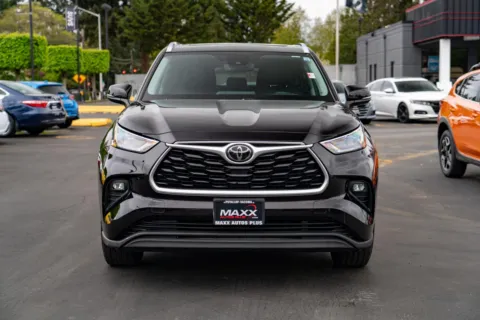 Another view of 2020 Toyota Highlander XLE for sale in Puyallup, WA at Maxx Autos Plus Puyallup