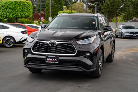 More photos of 2020 Toyota Highlander XLE at Maxx Autos Plus Puyallup, WA
