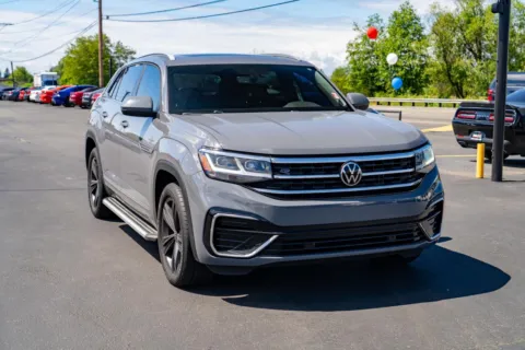 Photos of 2021 Volkswagen Atlas Cross Sport 3.6L V6 SE w/Technology R-Line for sale in Puyallup, WA at Maxx Autos Plus Puyallup