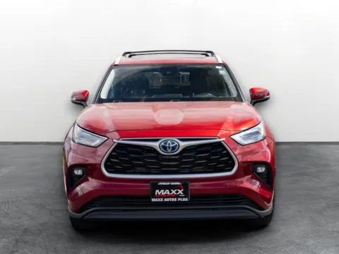Photos of 2022 Toyota Highlander Hybrid XLE for sale in Puyallup, WA at Maxx Autos Plus Puyallup