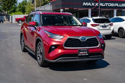 Photos of 2022 Toyota Highlander Hybrid XLE for sale in Puyallup, WA at Maxx Autos Plus Puyallup