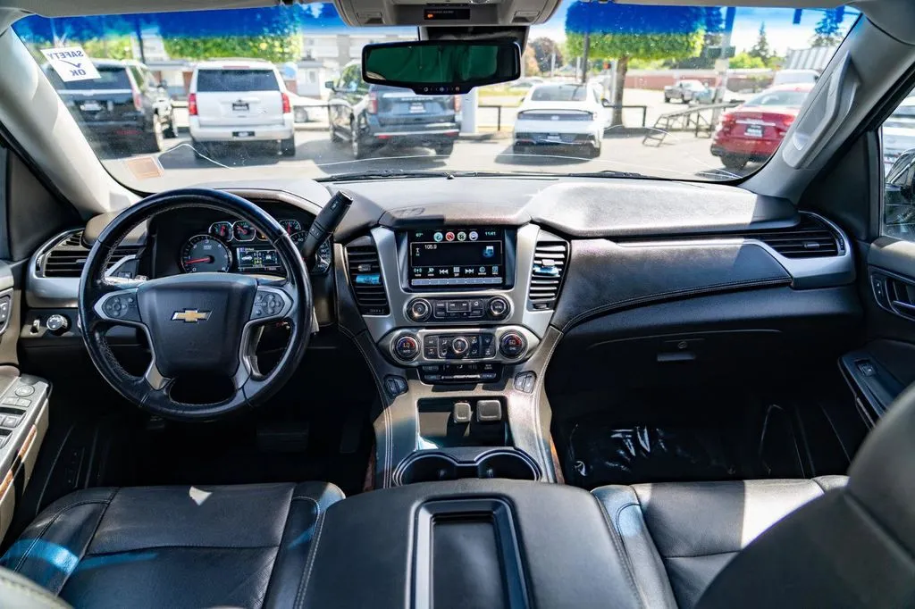 Chevrolet Suburban photo 22