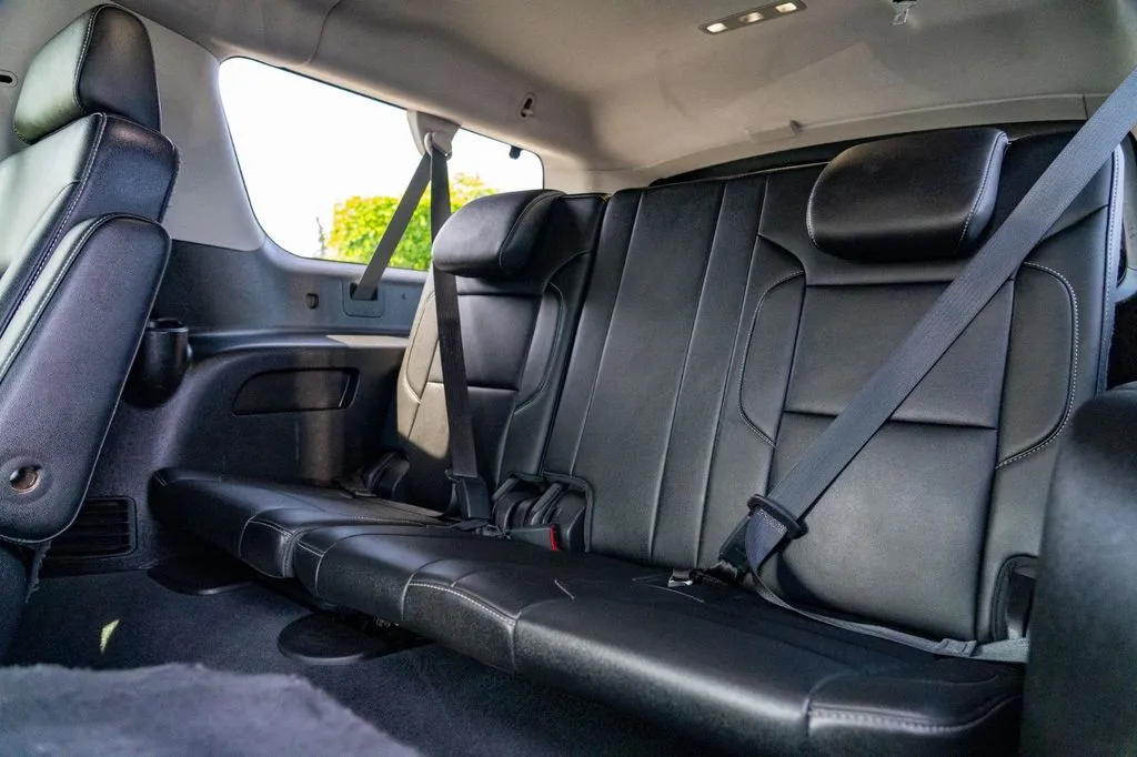 Chevrolet Suburban photo 18