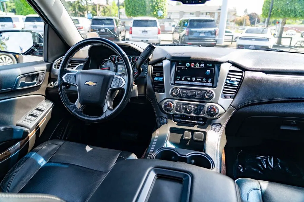 Chevrolet Suburban photo 24