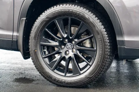 More photos of 2019 Toyota Highlander SE at Maxx Autos Plus Puyallup, WA