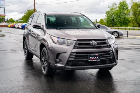 Photos of 2019 Toyota Highlander SE for sale in Puyallup, WA at Maxx Autos Plus Puyallup