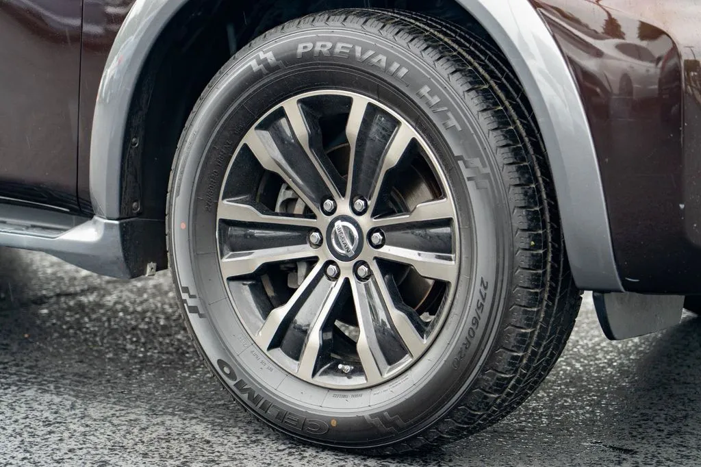 Nissan Armada photo 8