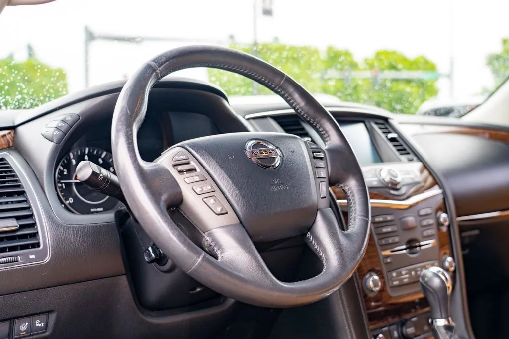 Nissan Armada photo 15