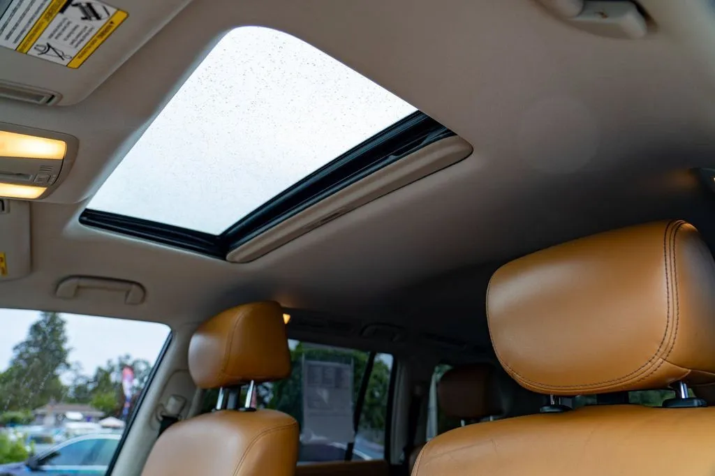 Nissan Armada photo 17