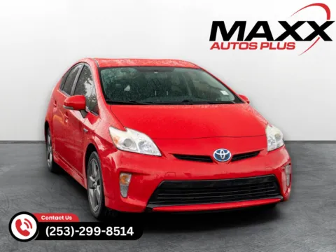 Red 2015 Toyota Prius Persona Series for sale in Puyallup, WA