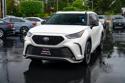 More photos of 2021 Toyota Highlander XSE at Maxx Autos Plus Puyallup, WA