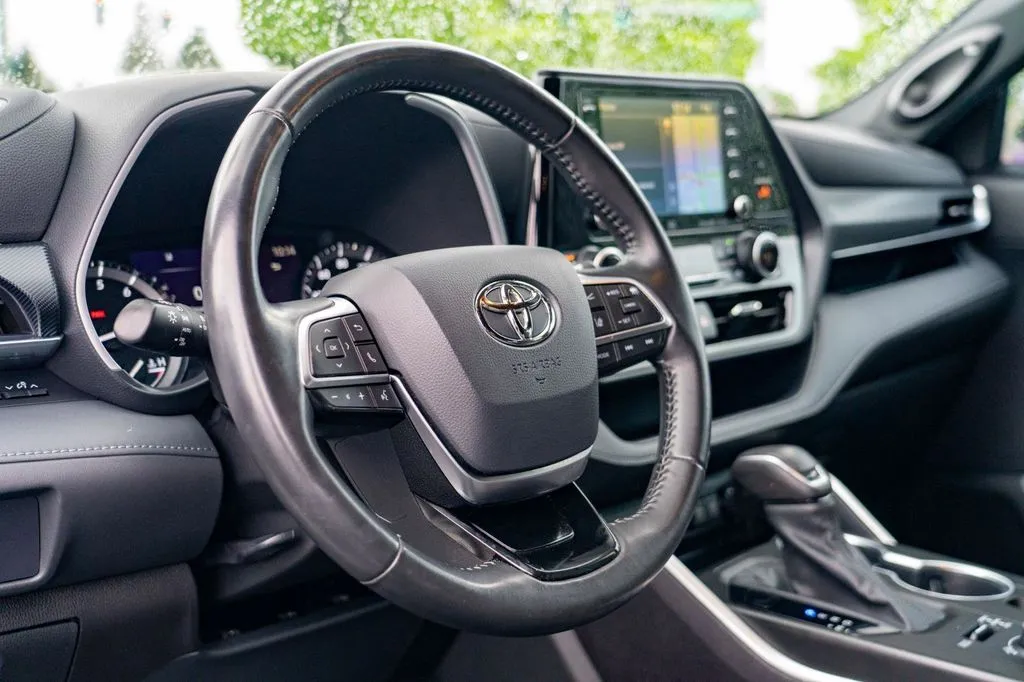 Toyota Highlander photo 15