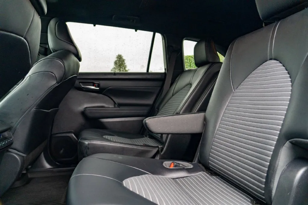 Toyota Highlander photo 18